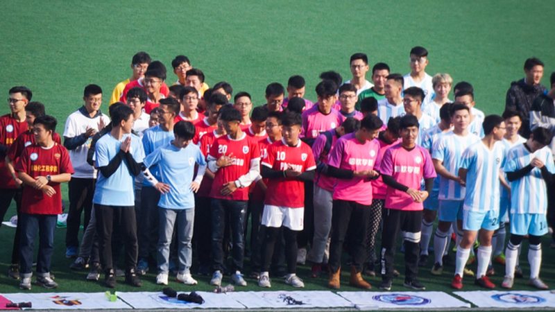 电解电容在电子电路中的应用与选择要点**